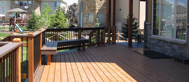 An amazing outside deck for sitting built from the best quality of Trex decking material